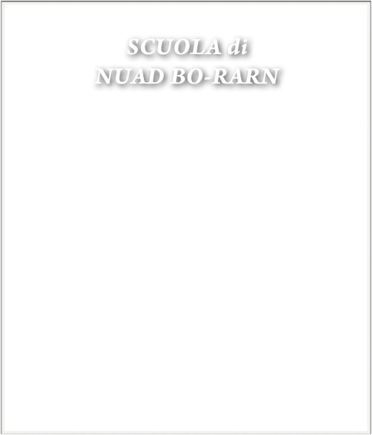 
SCUOLA di 
NUAD BO-RARN 
(antico e tradizionale massaggio terapeutico thailandese)


La scuola di Nuad Bo-Rarn è una formazione specifica che rende il praticante idoneo allo svolgimento di un massaggio completo.
Il corso si svolge presso la sede del Centro e l’insegnate, Marina Tardivello, ha studiato per 20 anni in Thailandia nelle maggiori scuole come il Wat Po a Bangkok, l’ITM e la Old Medical School di Chiang Mai
Oltre alla pratica del massaggio, a cui si dedicherà molta attenzione e molto tempo, ci saranno approfondimenti dedicati all’anatomia e alla fisiologia occidentali, alla teoria dei Sen o linee energetiche e dei punti energetici secondo la tradizione della medicina thailandese.
Imparare e praticare il Nuad Bo-Rarn, Massaggio Terapeutico Tahilandese, aiuta a capire come il nostro corpo sia in grado di autoregolarsi sia nella parte fisica che in quella psicologica.