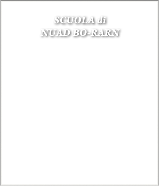 
SCUOLA di 
NUAD BO-RARN 
(antico e tradizionale massaggio terapeutico thailandese)


La scuola di Nuad Bo-Rarn è una formazione specifica che rende il praticante idoneo allo svolgimento di un massaggio completo.
Il corso si svolge presso la sede del Centro e l’insegnate, Marina Tardivello, ha studiato per 20 anni in Thailandia nelle maggiori scuole come il Wat Po a Bangkok, l’ITM e la Old Medical School di Chiang Mai
Oltre alla pratica del massaggio, a cui si dedicherà molta attenzione e molto tempo, ci saranno approfondimenti dedicati all’anatomia e alla fisiologia occidentali, alla teoria dei Sen o linee energetiche e dei punti energetici secondo la tradizione della medicina thailandese.
Imparare e praticare il Nuad Bo-Rarn, Massaggio Terapeutico Tahilandese, aiuta a capire come il nostro corpo sia in grado di autoregolarsi sia nella parte fisica che in quella psicologica.